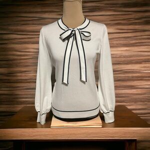 Corpcore tie front sweater